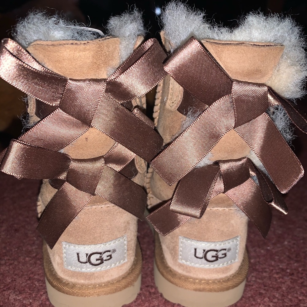 Toddler UGGS size 9